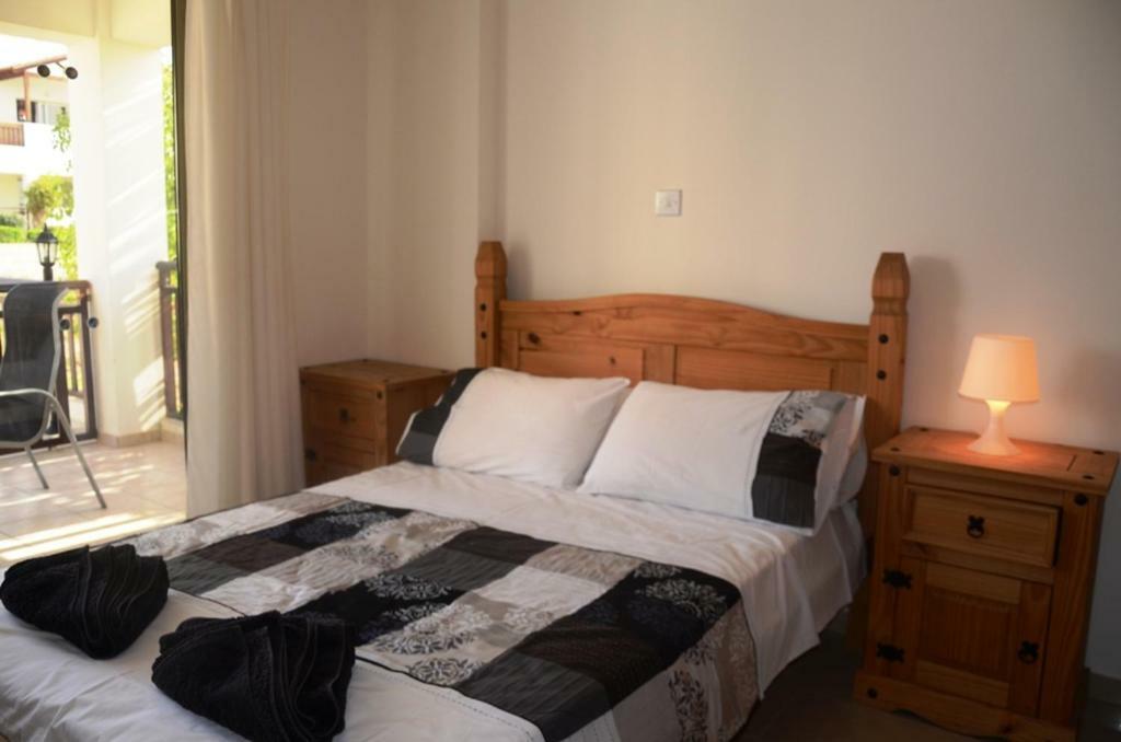 2 Bedroom Poolside Apartment E9 Peyia Buitenkant foto