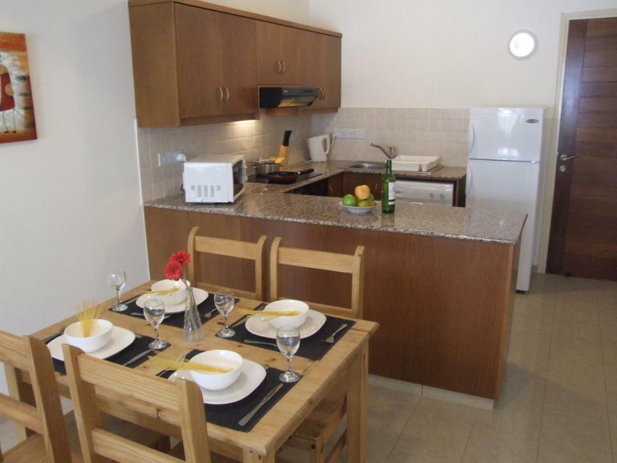 2 Bedroom Poolside Apartment E9 Peyia Buitenkant foto