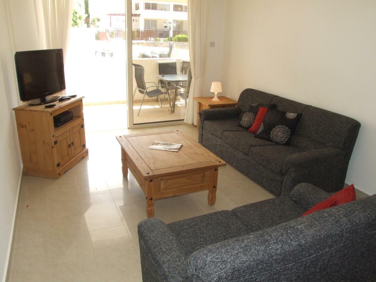 2 Bedroom Poolside Apartment E9 Peyia Buitenkant foto