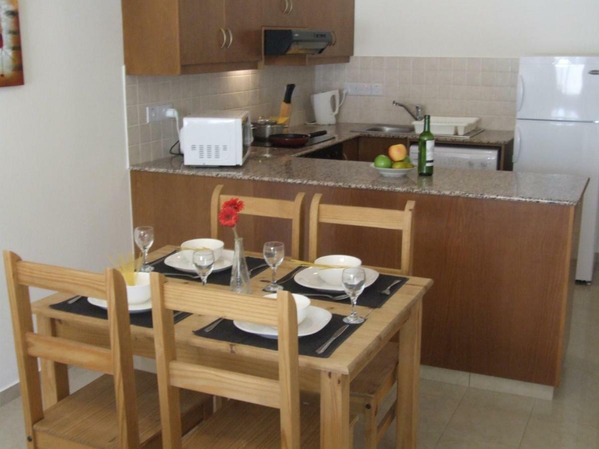 2 Bedroom Poolside Apartment E9 Peyia Buitenkant foto