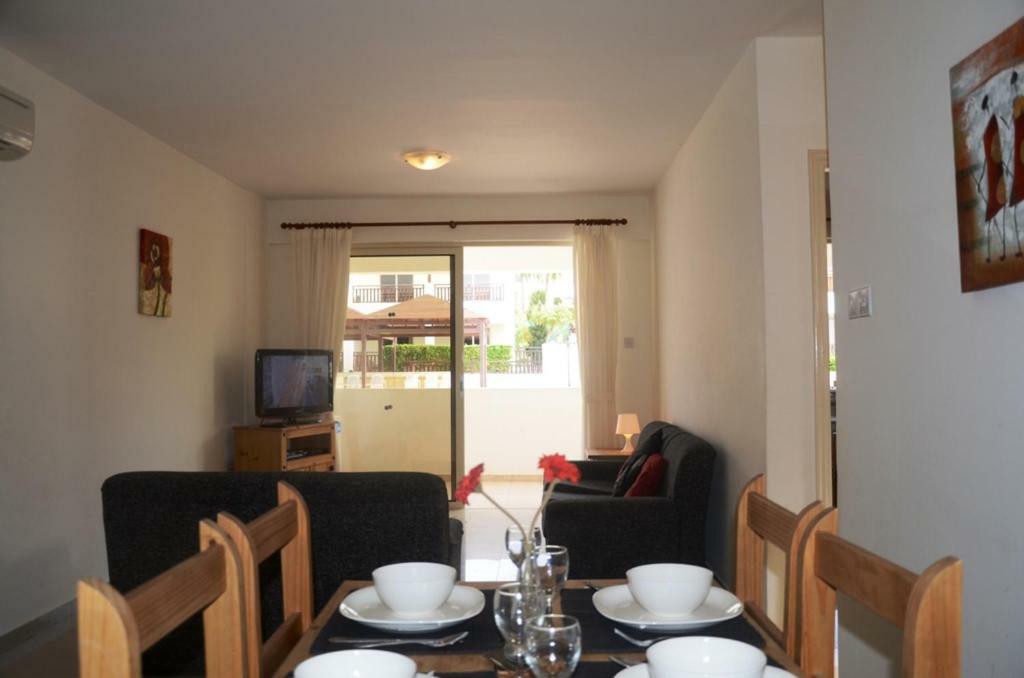 2 Bedroom Poolside Apartment E9 Peyia Buitenkant foto